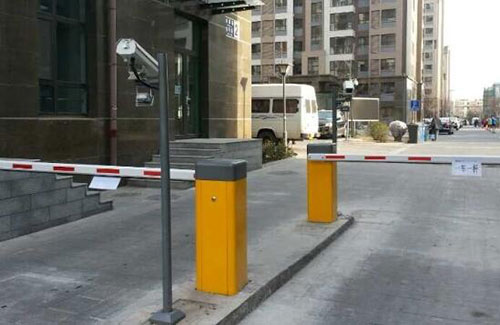 加装停车道闸系统,改造院内环境!老旧平房区焕新颜