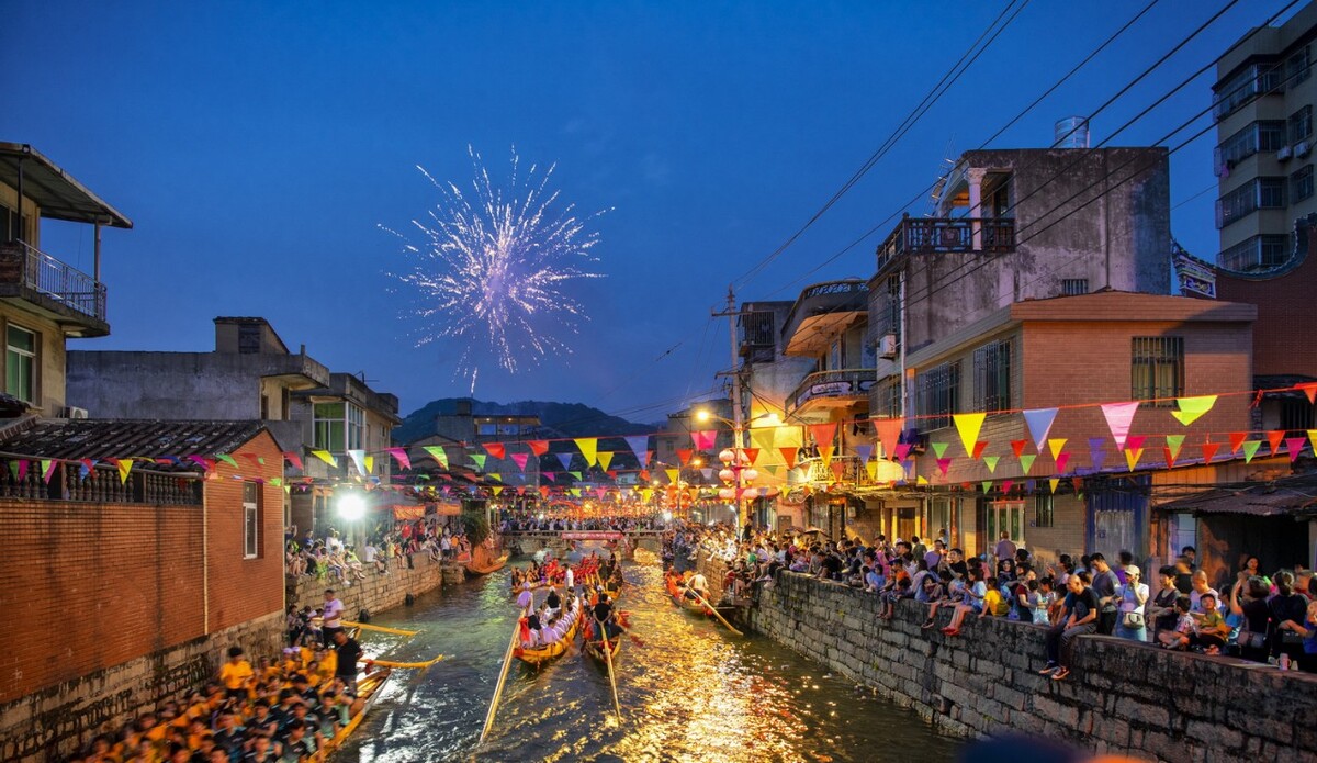 福建三溪村：独特的夜赛龙舟民俗