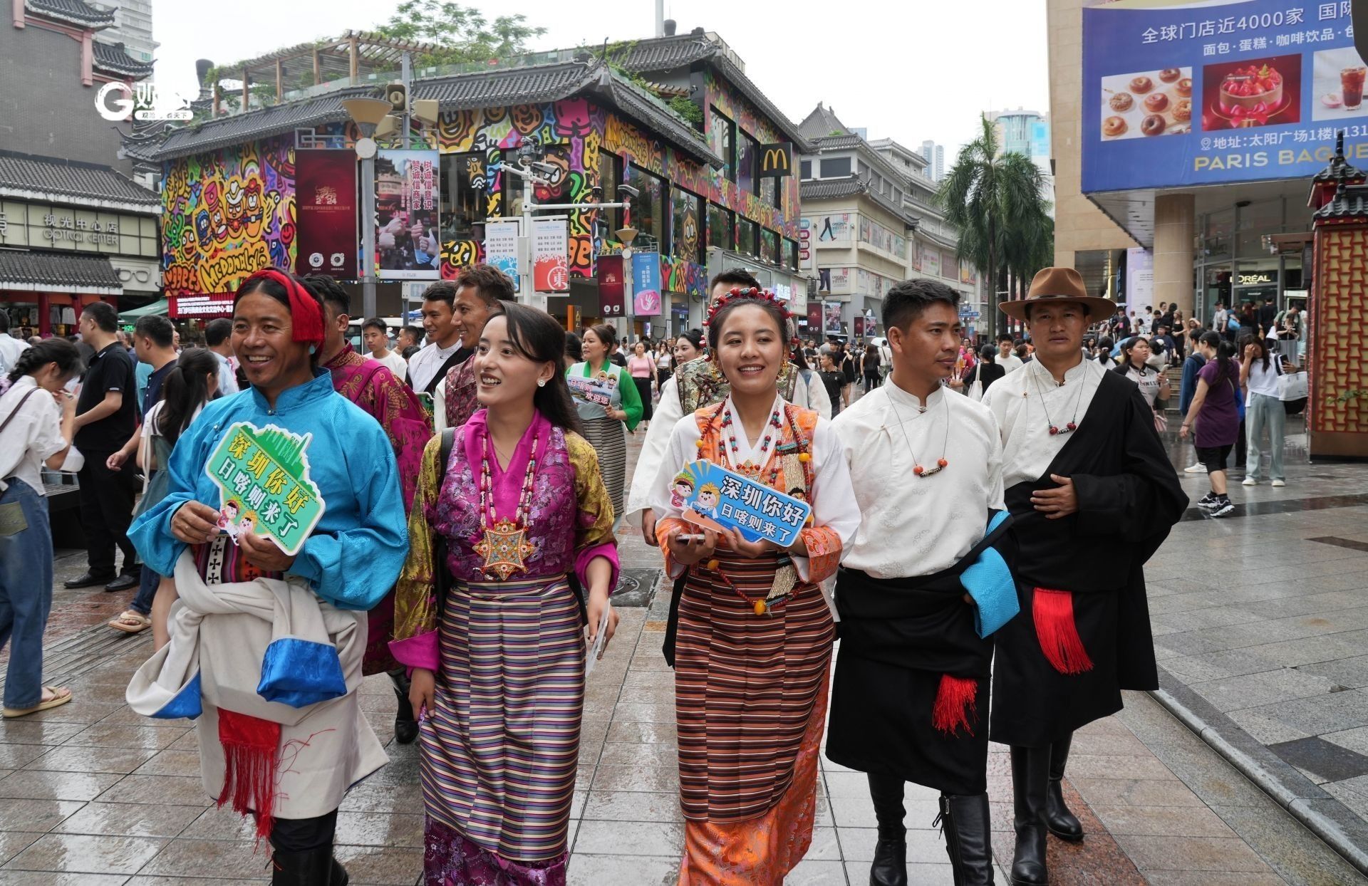 西藏:布达拉宫脚下赏藏戏