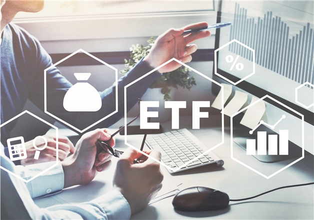 中国资产全线爆发，港股通科技ETF（513860）高开高走涨超2%，东方甄选涨超9%丨ETF观察