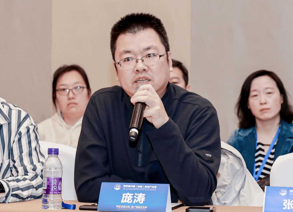 盘前情报｜证监会重磅发布，A股最严减持新规落地；国常会审议通过《关于拓展跨境电商出口推进海外仓建设的意见》