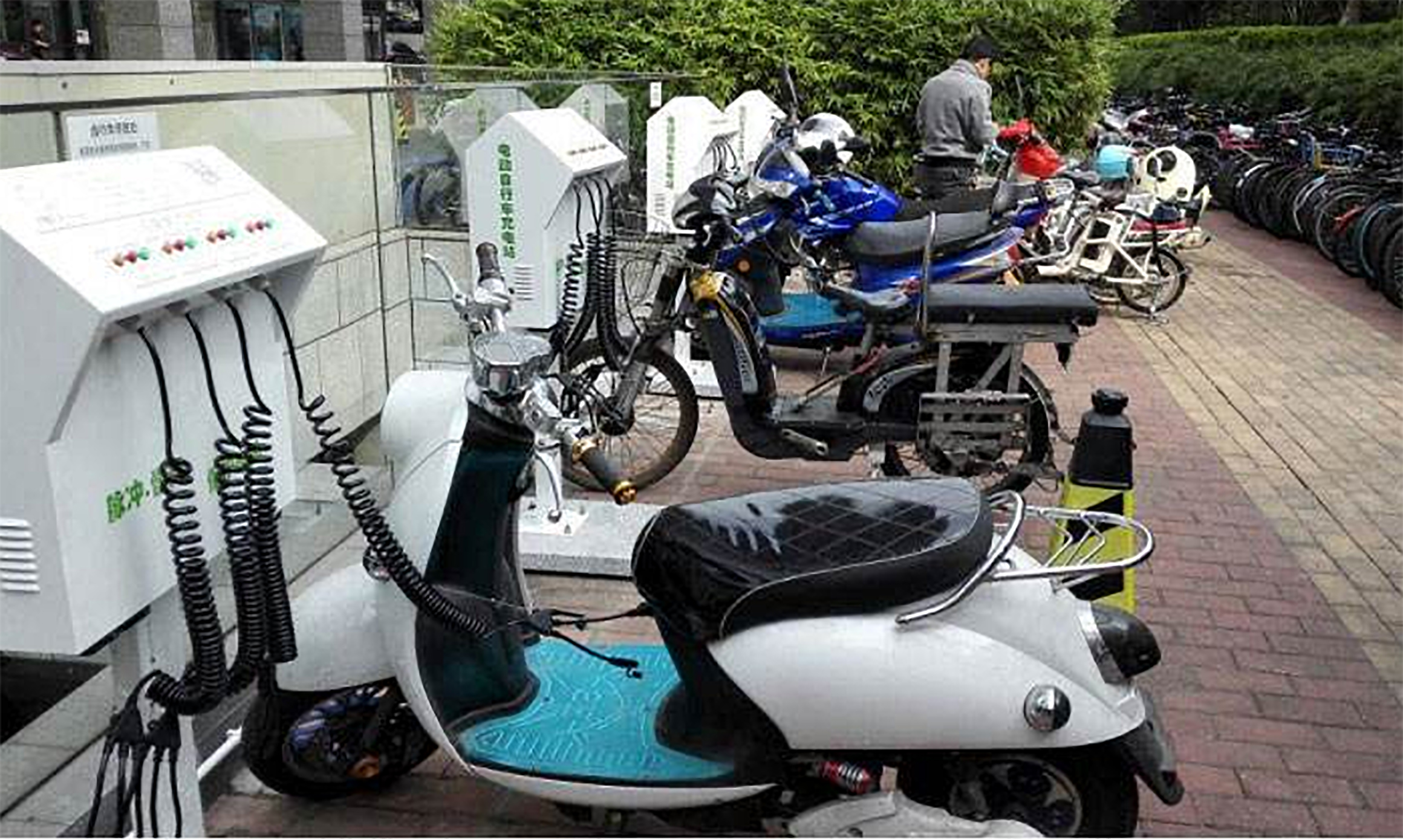 两部门：推动降低群众电动自行车充电负担