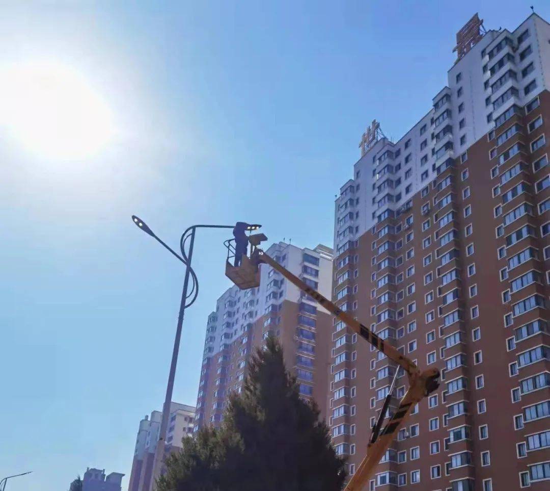 河南省洛阳市城乡一体化示范区 维修“小路灯” 点亮“大民生”