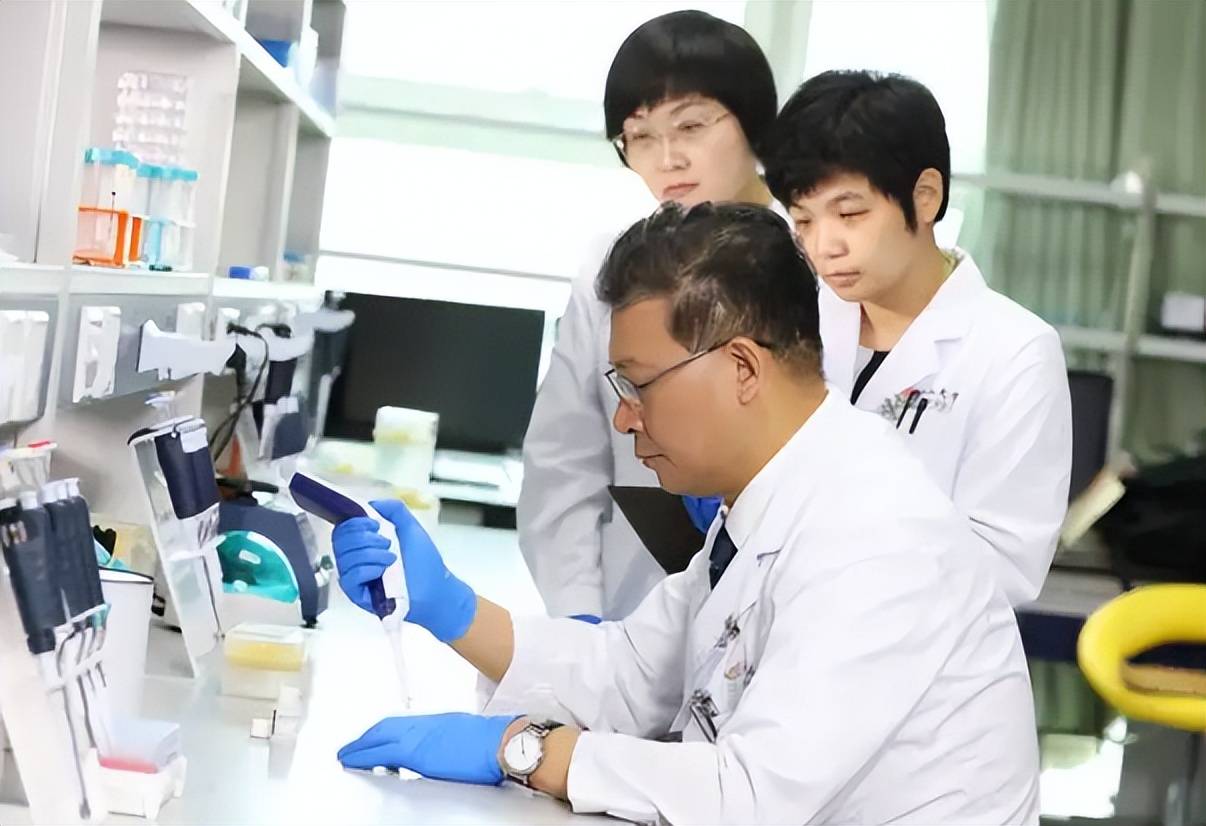 近视防控产品“眼花缭乱” 安全有效谁来保证？