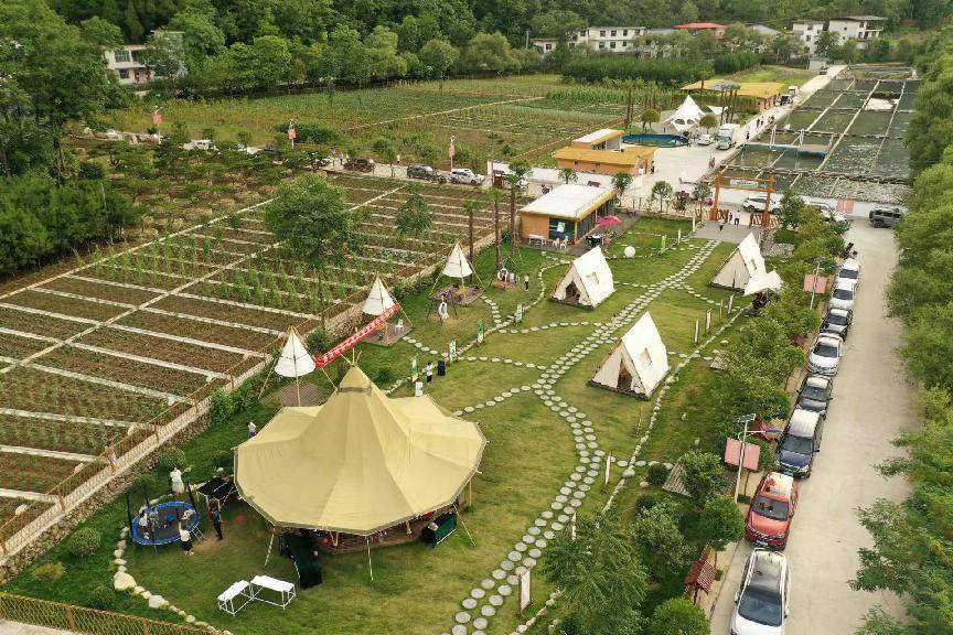 “千帆星座”首批组网卫星即将发射，资金持续流入军工ETF易方达（512560），奥普光电涨超2%丨ETF观察