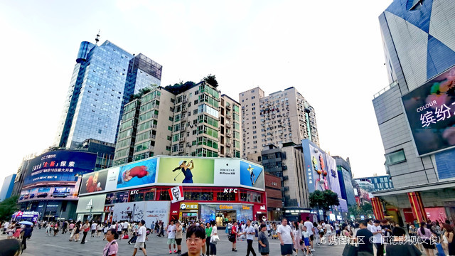 特色街景成旅游热门打卡点