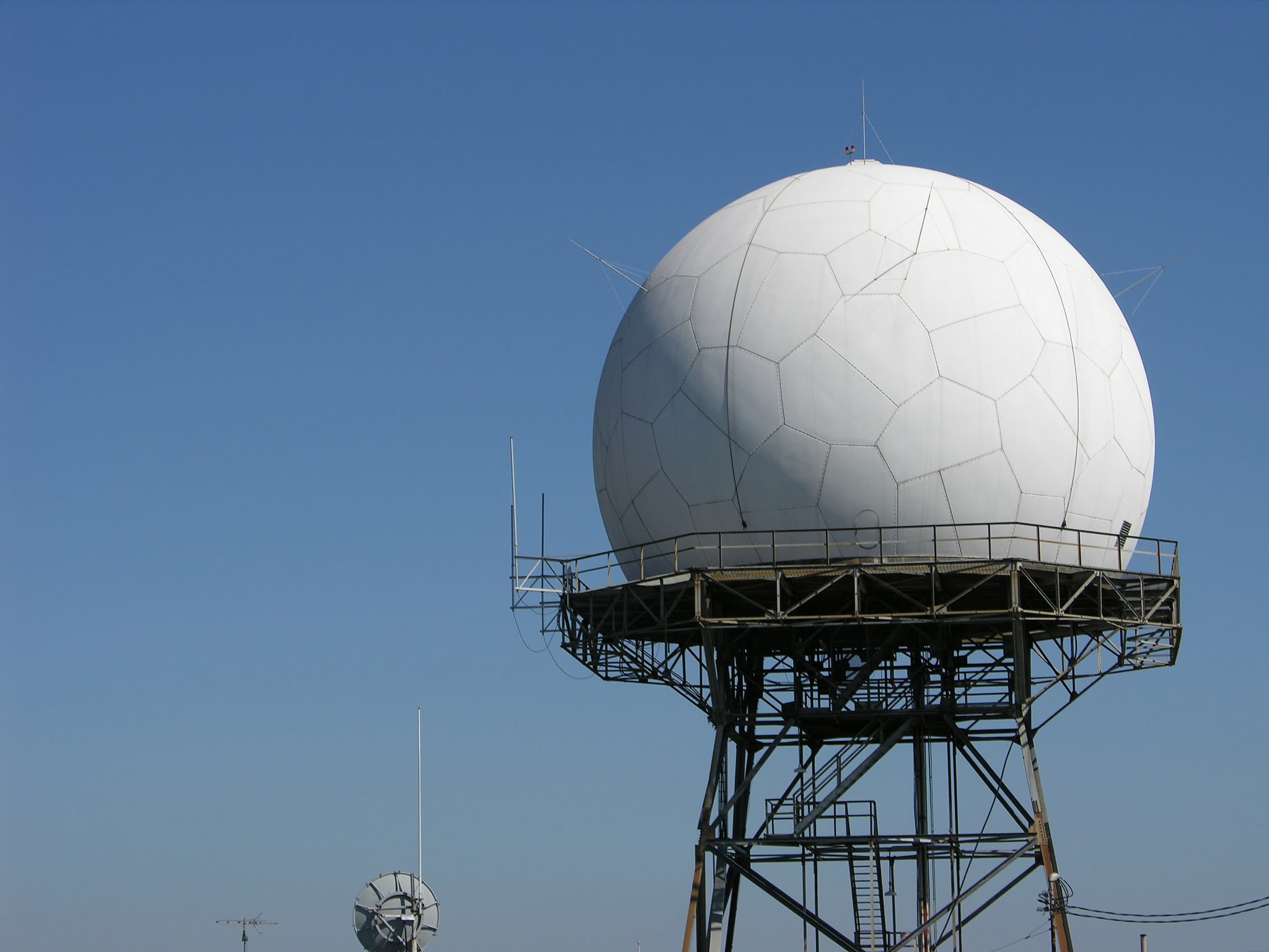 中国卫星通信大提速时代开启，卫星板块早盘拉涨，中国移动已推出两款国产化卫星芯片