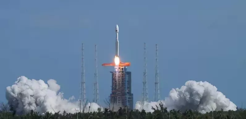 可回收火箭首飞在即、卫星产业迎职能整合,卫星产业ETF(159218)涨2%