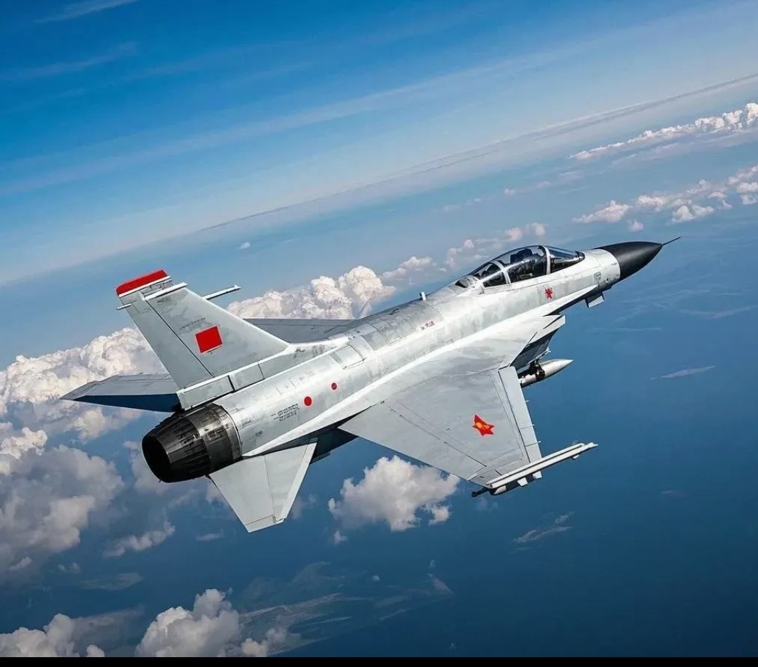 朱雀三号可复用火箭首飞成功入轨,卫星产业ETF(159218)午后放量大涨超3%,中国卫星涨停