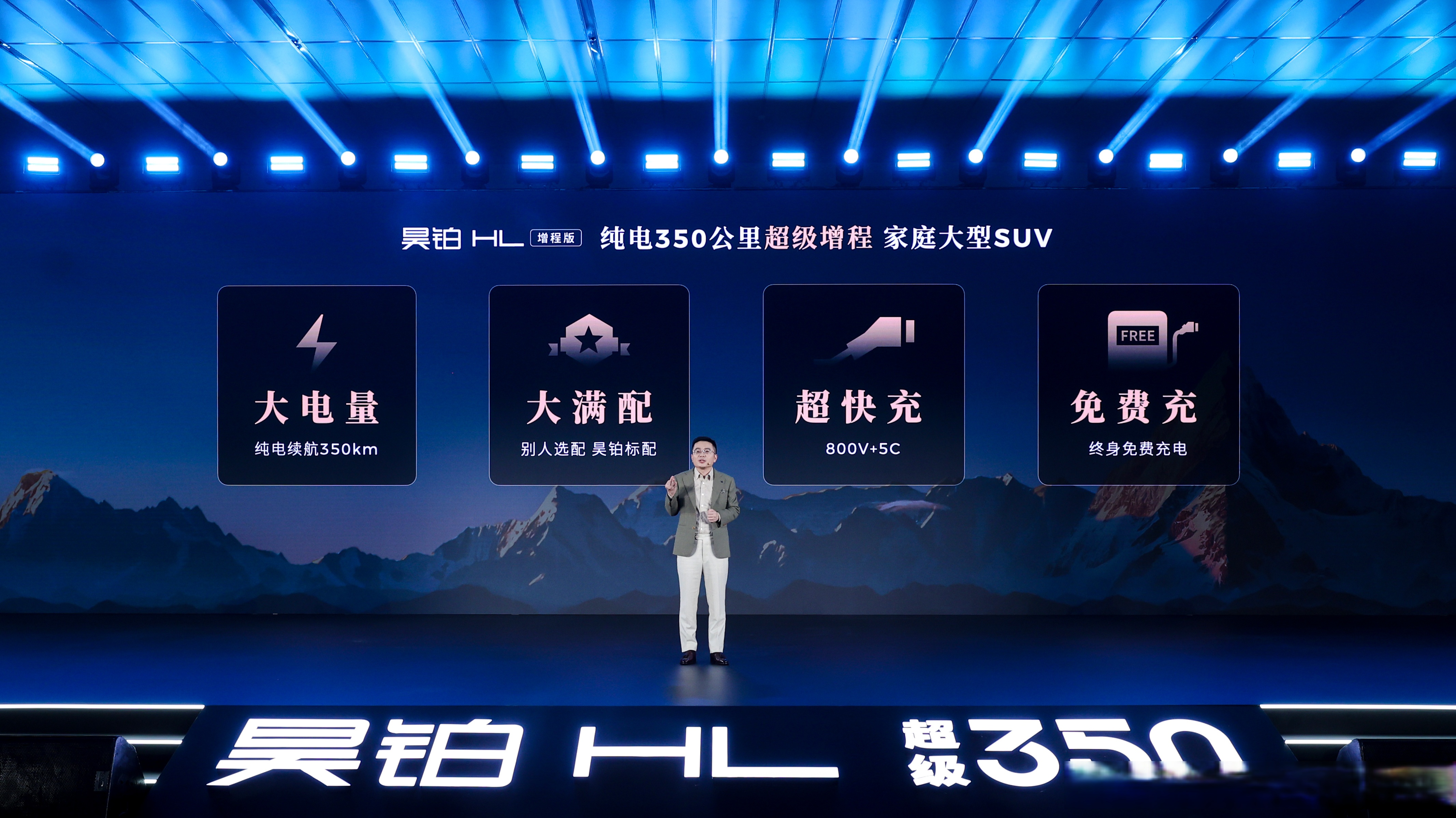 马斯克宣布擎天柱第三代生产线将于2026年投产，机器人ETF（562500）涨1.60%