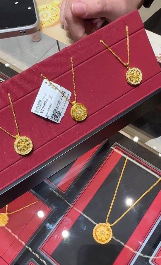 金饰克价冲上1400元，有品牌一夜涨36元