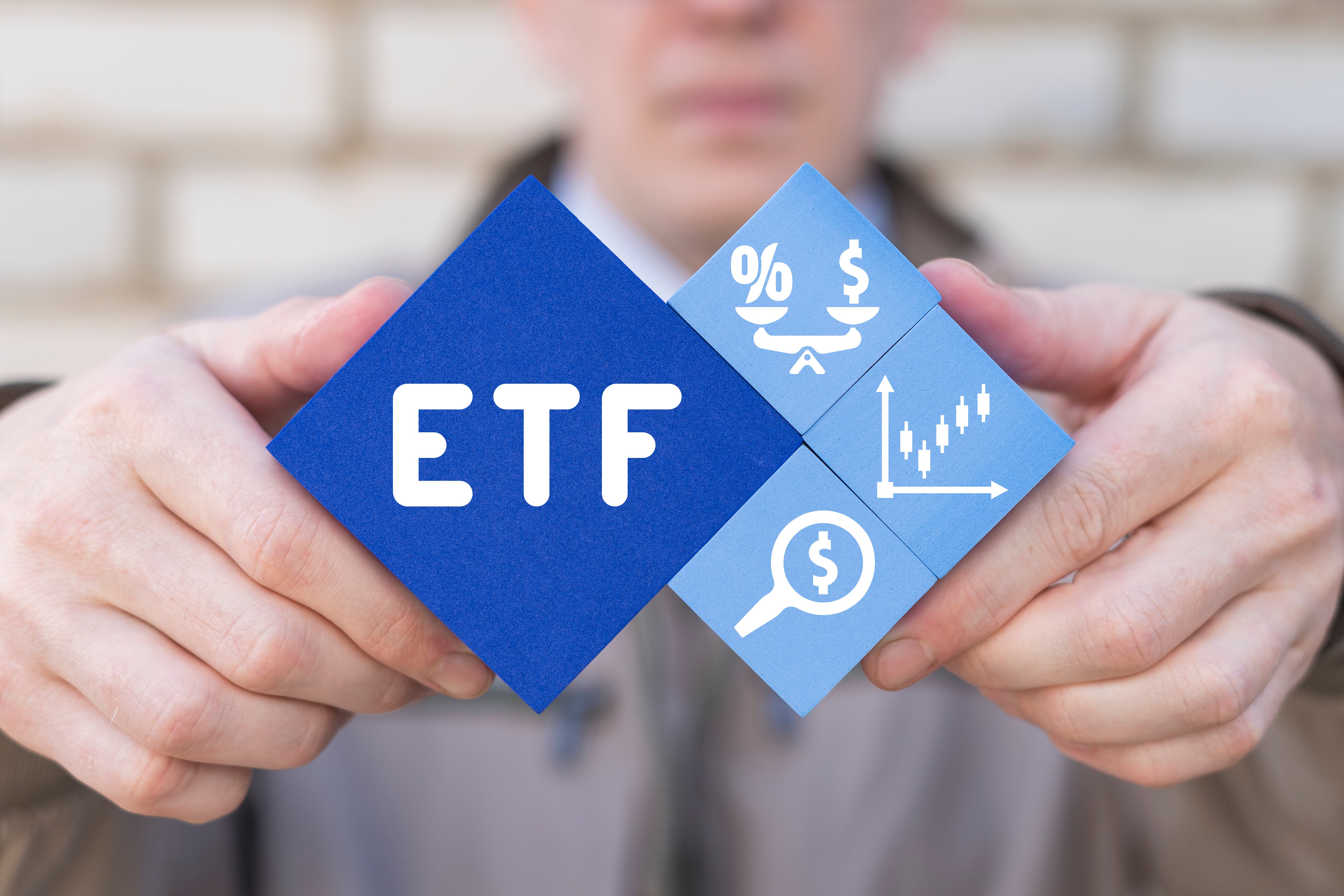 中韩半导体ETF年内涨幅超53%,巴西ETF年内涨超37%,纳指科技ETF、纳指ETF、美国50ETF年内下跌